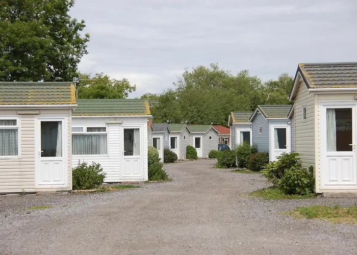 Warrens Village Motel And Self Catering